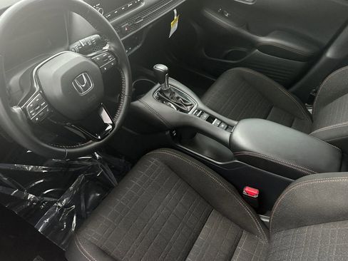 Certified 2025 Honda HR-V Sport image 4