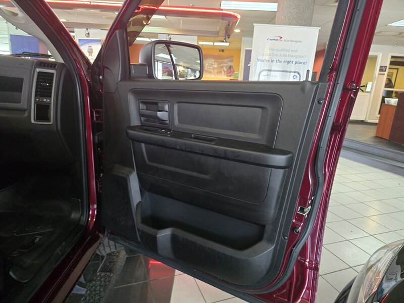 Used 2017 RAM 1500 Express RWD image 12