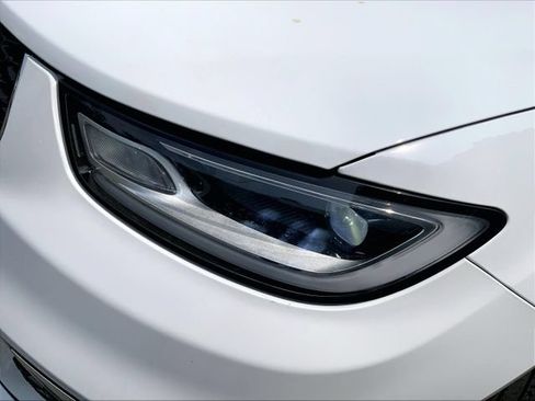 Used 2025 Chrysler Pacifica Select FWD image 7