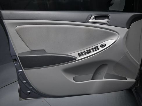 Used 2015 Hyundai Accent GLS FWD image 10