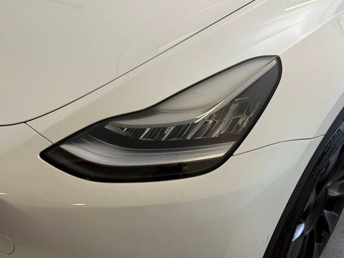 Used 2021 Tesla Model Y Long Range AWD/4WD image 22
