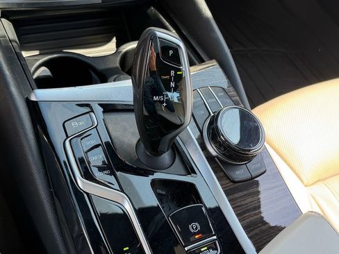 Used 2022 BMW 530i w/ Executive Package RWD image 23