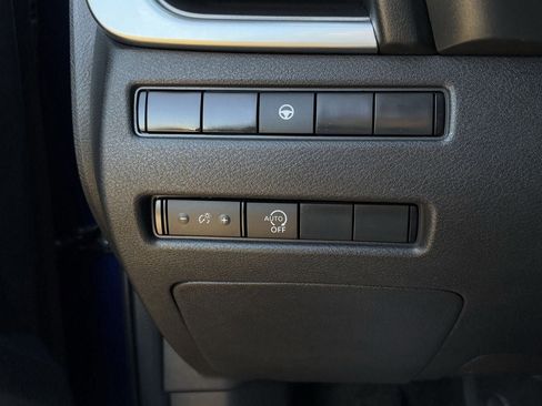 Used 2023 Nissan Rogue SV image 24