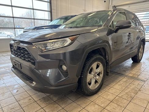 Used 2019 Toyota RAV4 XLE image 2