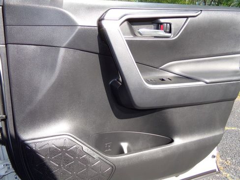 Used 2024 Toyota RAV4 XLE w/ Convenience Package image 47