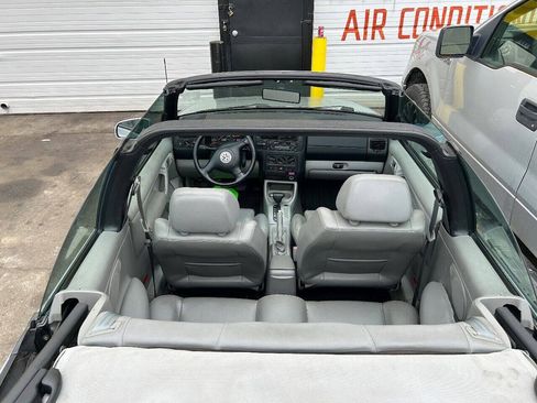 Used 2002 Volkswagen Cabrio GLX FWD image 19