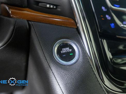 Used 2017 Cadillac Escalade Luxury AWD/4WD image 22