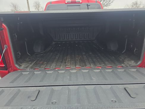 Used 2024 GMC Canyon Denali image 5