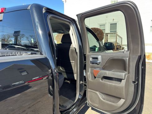 Used 2015 GMC Sierra 1500 SLE w/ SLE Value Package image 17