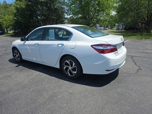 Used 2017 Honda Accord LX image 5