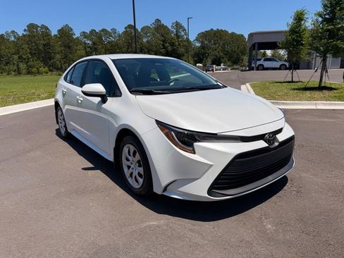 Used 2026 Toyota Corolla LE FWD image 11