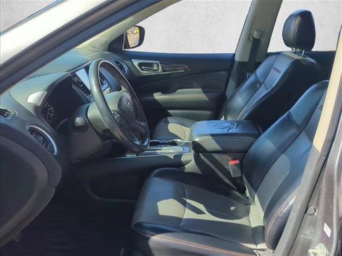 Used 2020 Nissan Pathfinder SL image 15