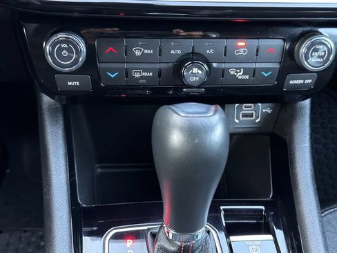 Used 2025 Jeep Compass Trailhawk AWD/4WD image 20