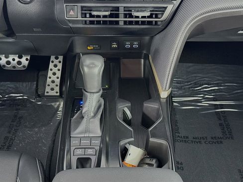 Used 2025 Toyota Camry SE image 37