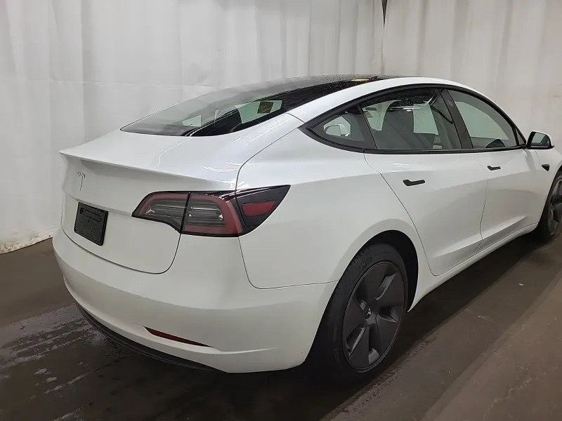 Used 2023 Tesla Model 3 Standard Range RWD image 4