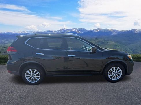 Used 2017 Nissan Rogue SV AWD/4WD image 7