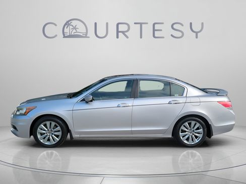 Used 2011 Honda Accord EX image 4