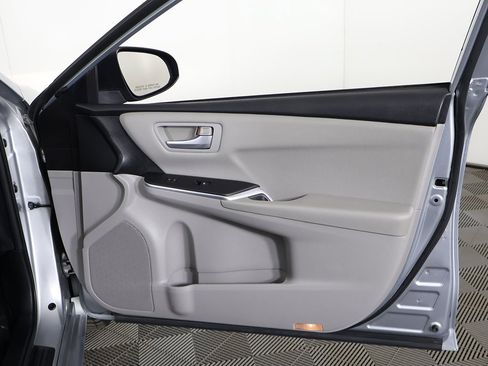 Used 2015 Toyota Camry SE image 20