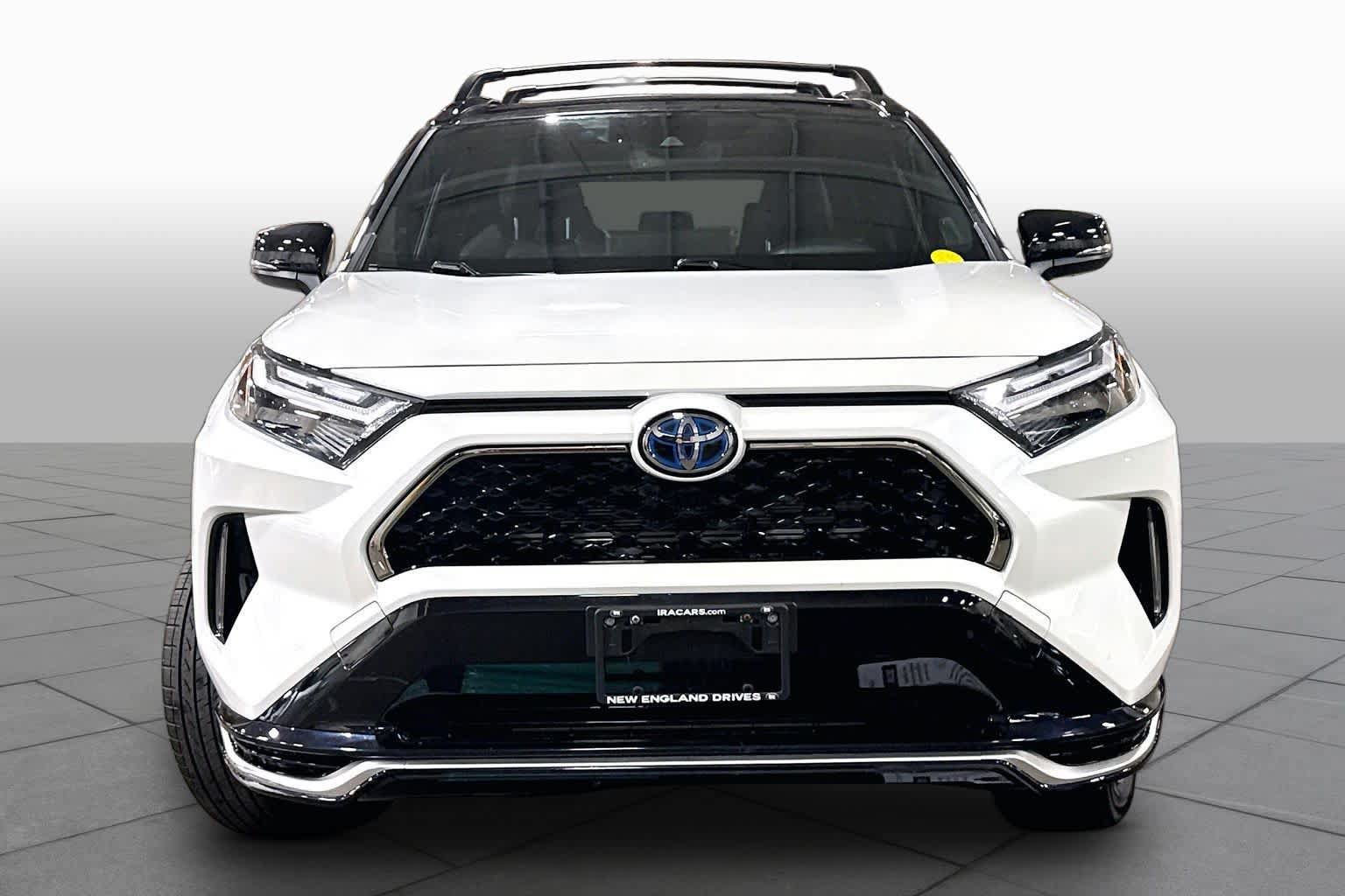 Used 2024 Toyota RAV4 XSE w/ Weather Package AWD/4WD image 4