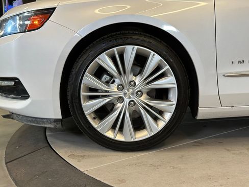 Used 2019 Chevrolet Impala Premier w/ Premier Confidence Package FWD image 25