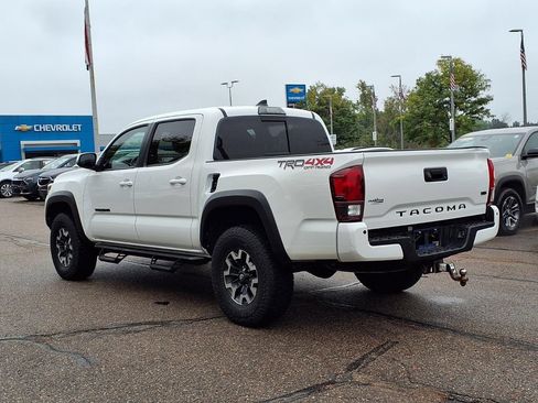 Used 2019 Toyota Tacoma TRD Off-Road AWD/4WD image 6