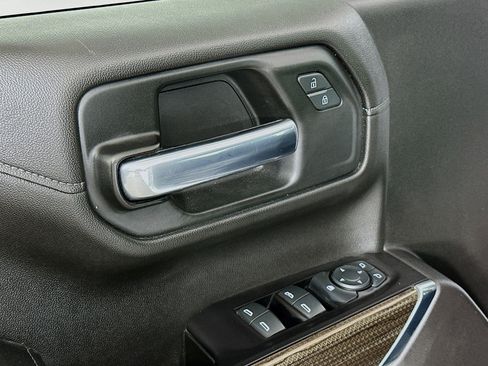 Used 2019 Chevrolet Silverado 1500 RST AWD/4WD image 15