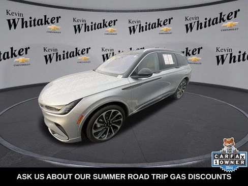 Used 2025 Lincoln Nautilus Black Label AWD/4WD image 5