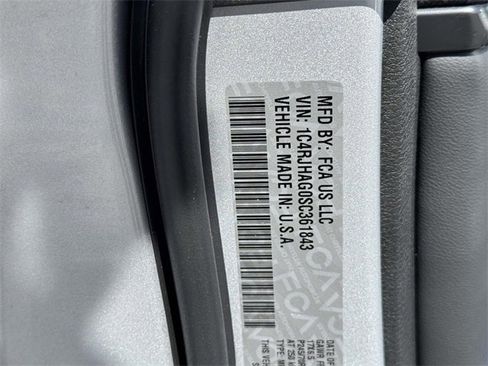 New 2025 Jeep Grand Cherokee Laredo w/ Luxury Tech Group I image 25