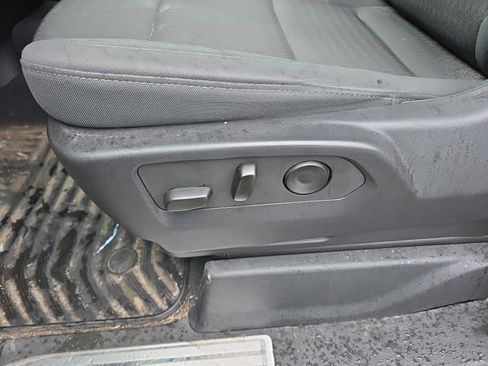 Used 2023 Chevrolet Silverado 1500 LT AWD/4WD image 12