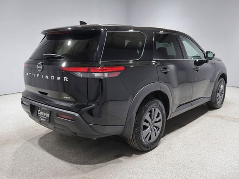 Used 2022 Nissan Pathfinder S AWD/4WD image 2