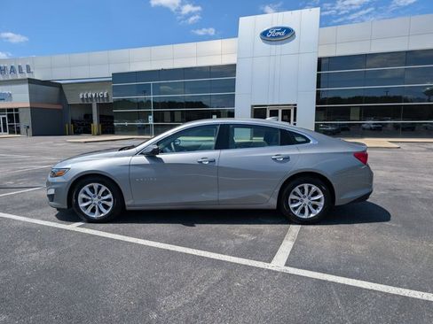 Used 2023 Chevrolet Malibu LT FWD image 2