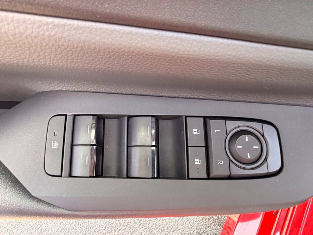 Used 2026 Toyota Prius LE FWD image 12