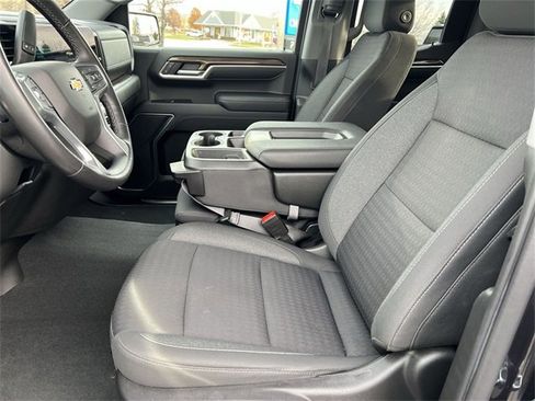 Used 2022 Chevrolet Silverado 1500 LT image 13