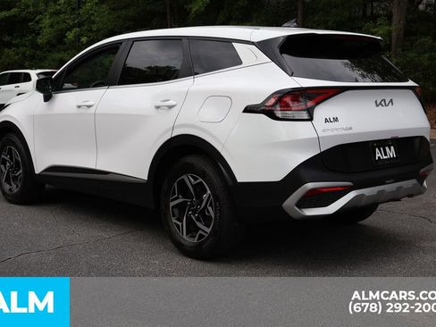 Used 2025 Kia Sportage LX FWD image 9