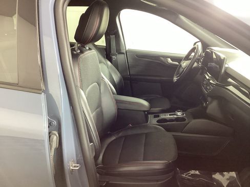 Used 2024 Ford Escape ST-Line w/ Tech Pack #1 AWD/4WD image 8