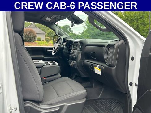 Used 2025 Chevrolet Silverado 3500 W/T AWD/4WD image 33