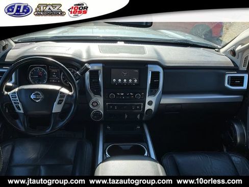 Used 2019 Nissan Titan PRO-4X w/ Pro-4x Convenience Package AWD/4WD image 16