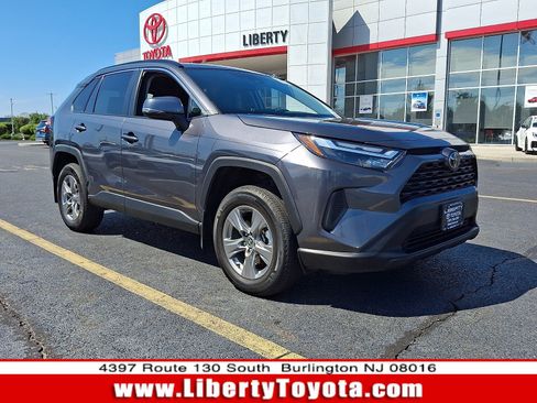 Used 2024 Toyota RAV4 XLE AWD/4WD image 1