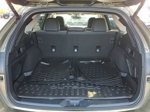 Used 2025 Subaru Outback Onyx Edition image 32