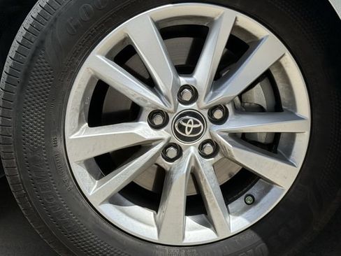Used 2025 Toyota Camry LE w/ Convenience Package FWD image 10