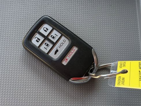 Used 2016 Honda Odyssey Touring Elite image 43