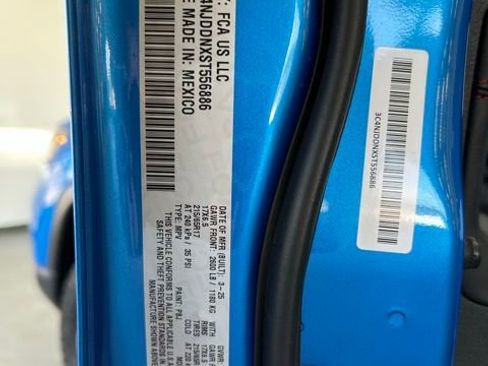 Used 2025 Jeep Compass Trailhawk image 34