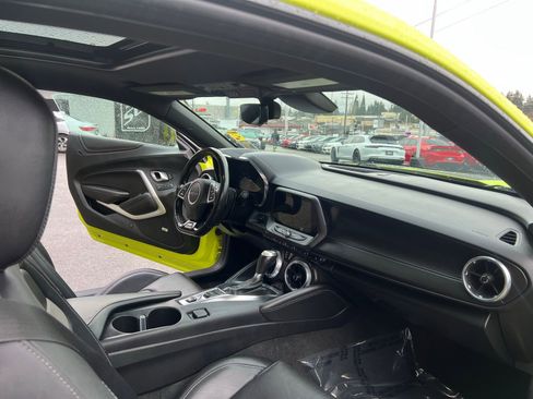 Used 2020 Chevrolet Camaro SS RWD image 29