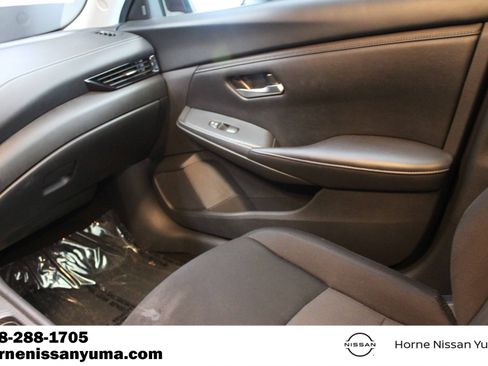 Used 2024 Nissan Sentra SV FWD image 11