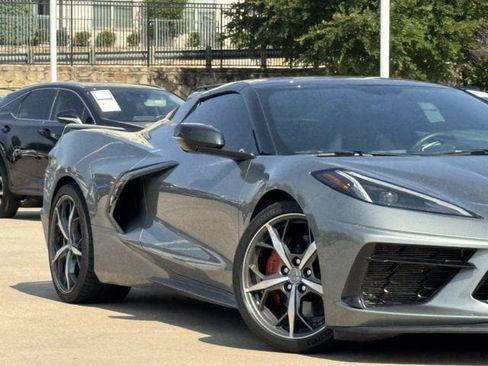 Used 2022 Chevrolet Corvette Stingray Preferred Conv w/ Z51 Performance Package RWD image 3