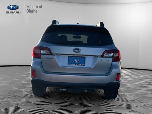 Used 2015 Subaru Outback 2.5i Limited image 10