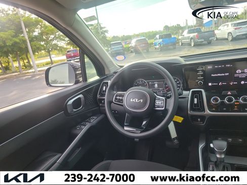 Certified 2023 Kia Sorento LX FWD image 22