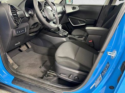 Used 2023 Kia Soul S FWD image 10