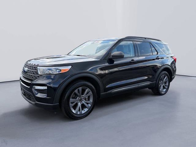 Certified 2021 Ford Explorer XLT w/ Equipment Group 202A AWD/4WD image 1