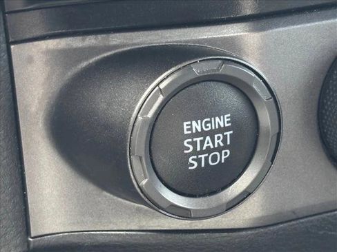 Used 2021 Toyota Tacoma TRD Off-Road image 12